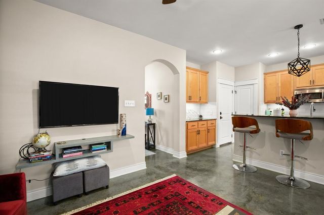 1318 Newning Ave C, Austin, TX 78704