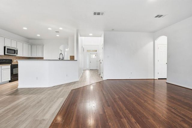 2003 Cockrill CV, Hutto, TX 78634