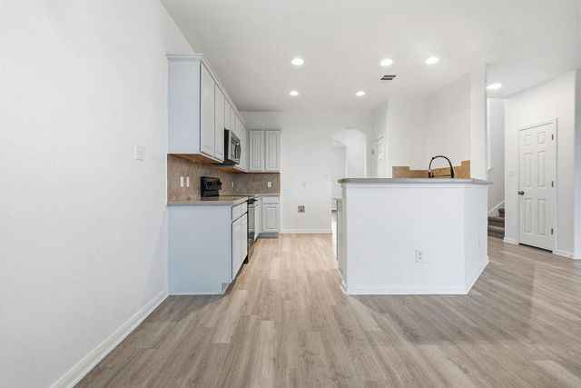 2003 Cockrill CV, Hutto, TX 78634