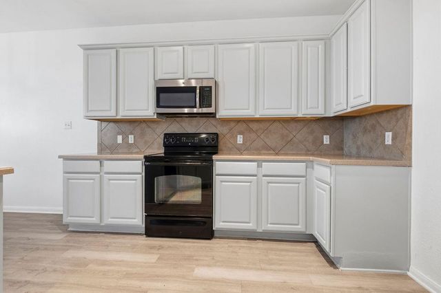 2003 Cockrill CV, Hutto, TX 78634