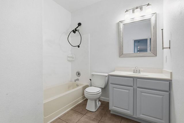 2003 Cockrill CV, Hutto, TX 78634