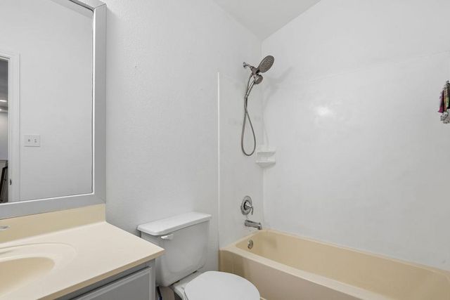 2003 Cockrill CV, Hutto, TX 78634