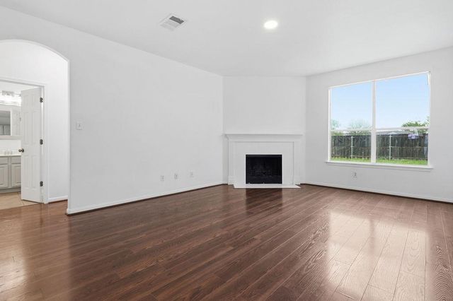 2003 Cockrill CV, Hutto, TX 78634