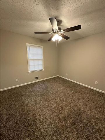 2337 Pebble Rock E, Decatur, GA 30035