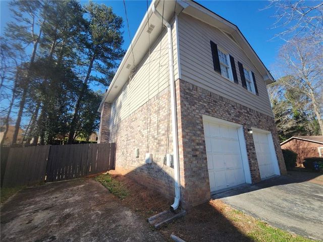 2337 Pebble Rock E, Decatur, GA 30035