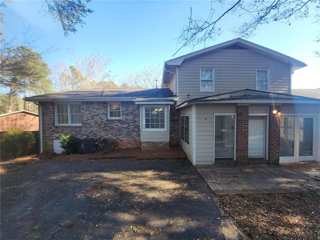 2337 Pebble Rock E, Decatur, GA 30035