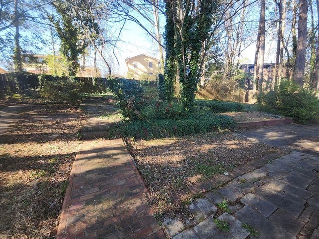 2337 Pebble Rock E, Decatur, GA 30035