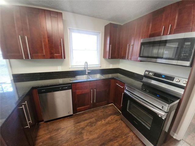 2337 Pebble Rock E, Decatur, GA 30035