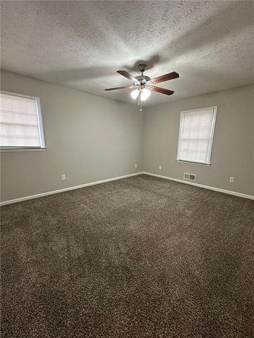 2337 Pebble Rock E, Decatur, GA 30035