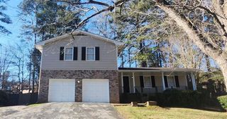 2337 Pebble Rock E, Decatur, GA 30035