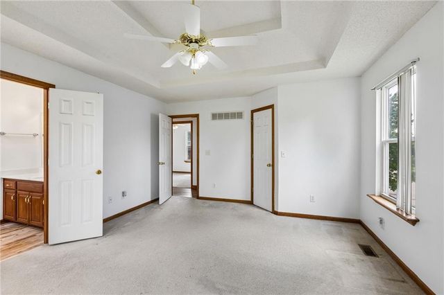 10947 N Wallace Avenue, Kansas City, MO 64157