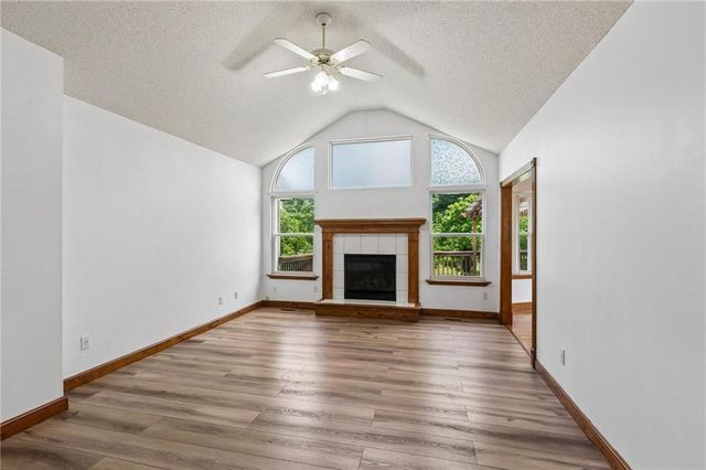10947 N Wallace Avenue, Kansas City, MO 64157
