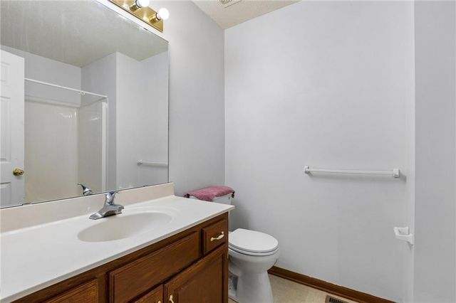 10947 N Wallace Avenue, Kansas City, MO 64157