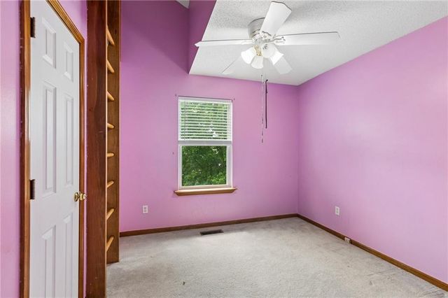10947 N Wallace Avenue, Kansas City, MO 64157