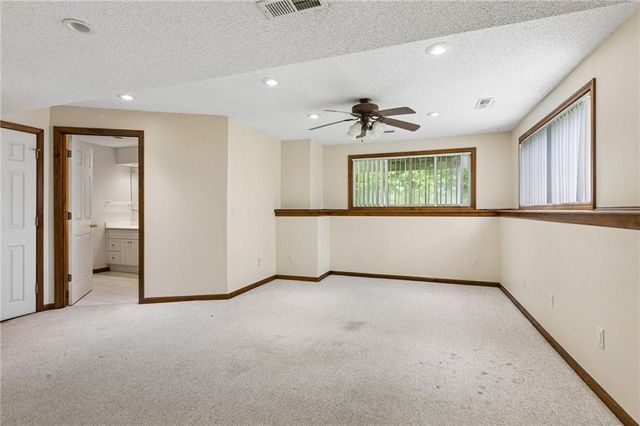 10947 N Wallace Avenue, Kansas City, MO 64157