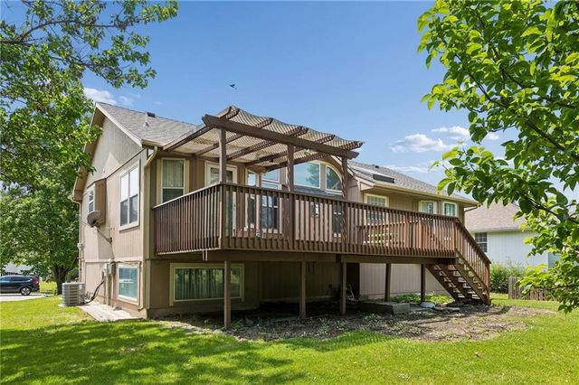 10947 N Wallace Avenue, Kansas City, MO 64157