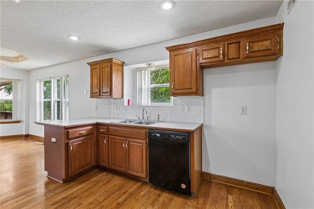 10947 N Wallace Avenue, Kansas City, MO 64157