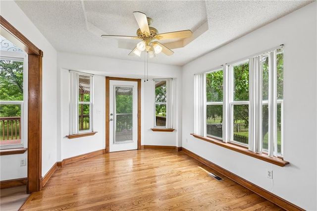 10947 N Wallace Avenue, Kansas City, MO 64157