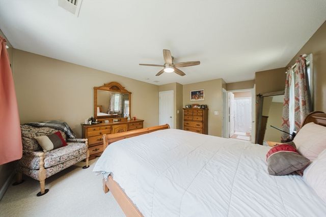 20 Elm Mdws 20, Enfield, CT 06082