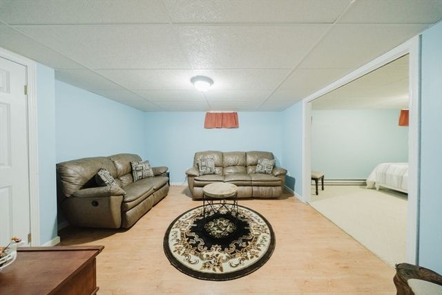 20 Elm Mdws 20, Enfield, CT 06082