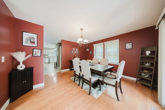 20 Elm Mdws 20, Enfield, CT 06082