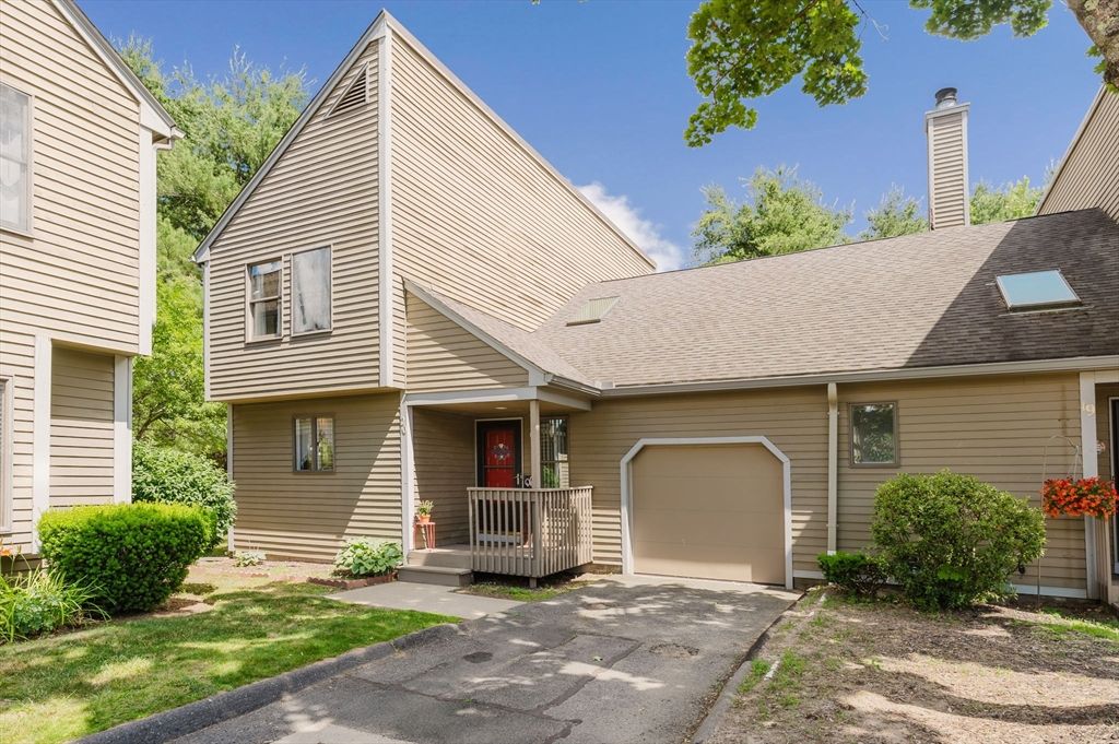 20 Elm Mdws 20, Enfield, CT 06082