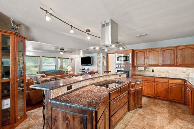 305 Bent Oak Road, Weatherford, TX 76086
