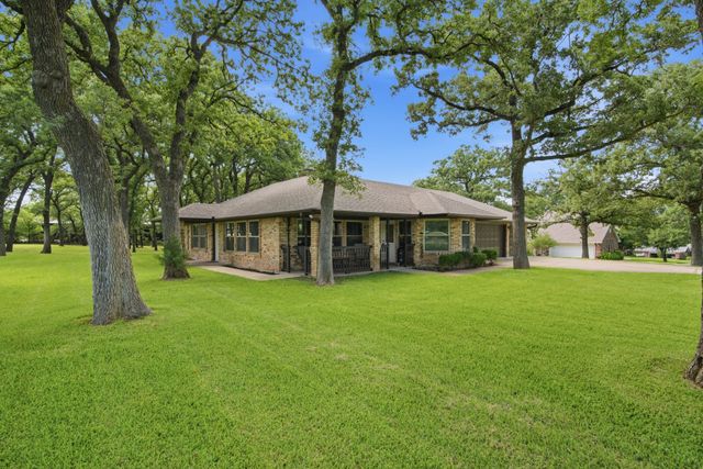 305 Bent Oak Road, Weatherford, TX 76086