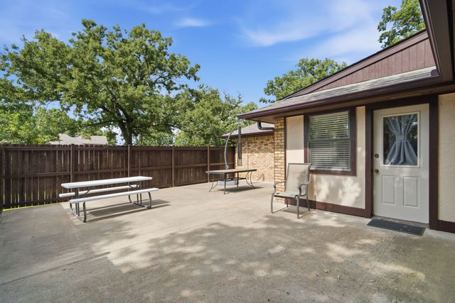305 Bent Oak Road, Weatherford, TX 76086