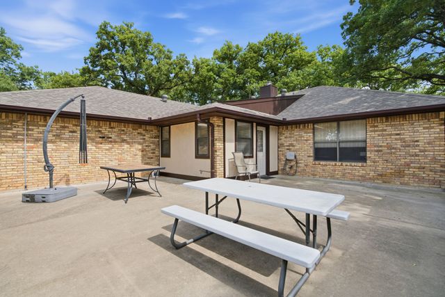 305 Bent Oak Road, Weatherford, TX 76086