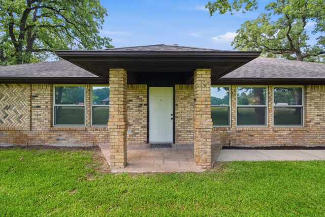 305 Bent Oak Road, Weatherford, TX 76086