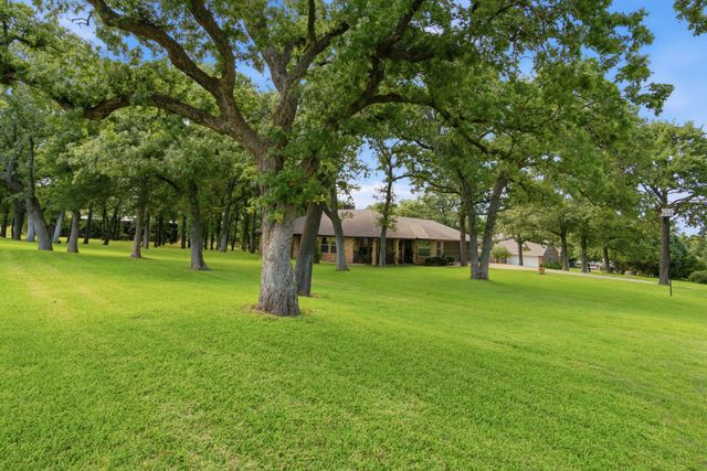 305 Bent Oak Road, Weatherford, TX 76086