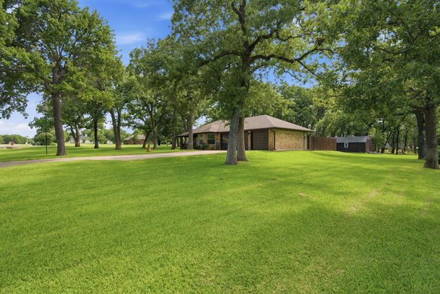 305 Bent Oak Road, Weatherford, TX 76086