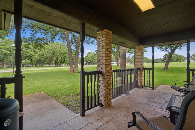 305 Bent Oak Road, Weatherford, TX 76086