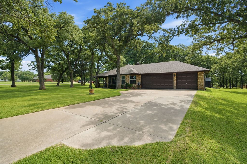 305 Bent Oak Road, Weatherford, TX 76086