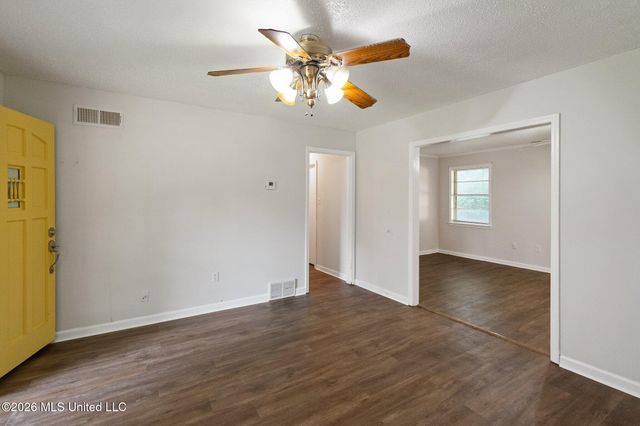 7396 Meadowbrook Drive, Horn Lake, MS 38637