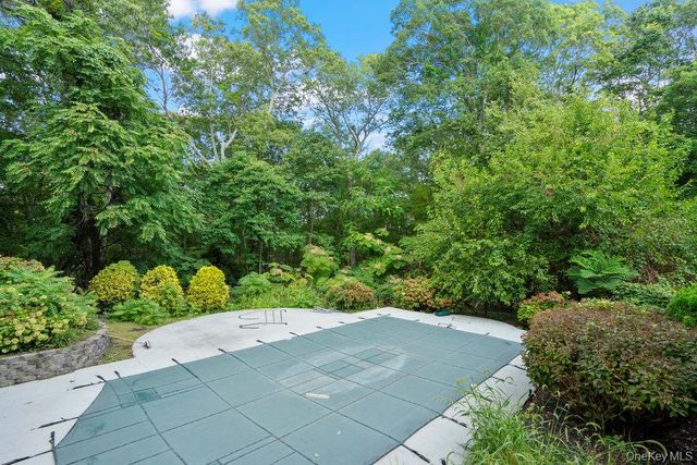 83 Shore Road, Mount Sinai, NY 11766