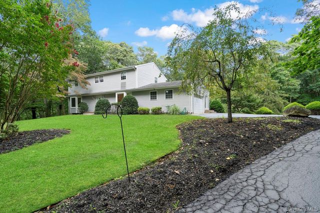 83 Shore Road, Mount Sinai, NY 11766