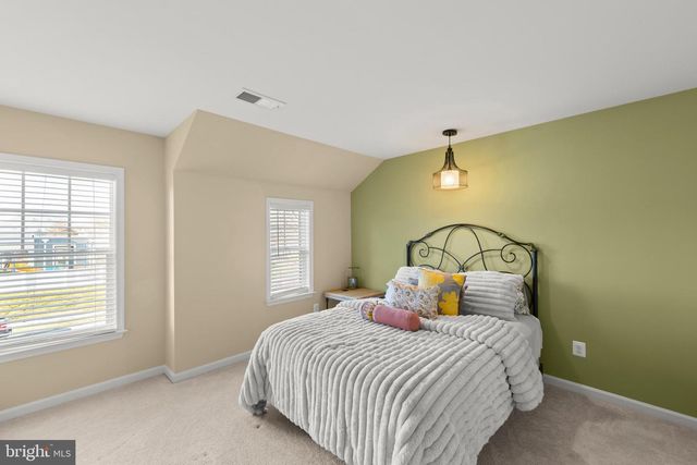 102 FLYFOOT DR, Stephenson, VA 22656