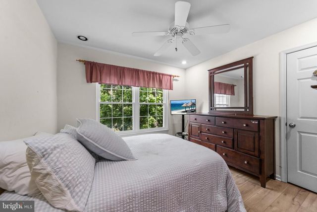 4252 MILADIES LN, Doylestown, PA 18902