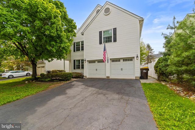 4252 MILADIES LN, Doylestown, PA 18902