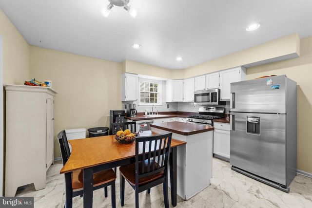 4252 MILADIES LN, Doylestown, PA 18902