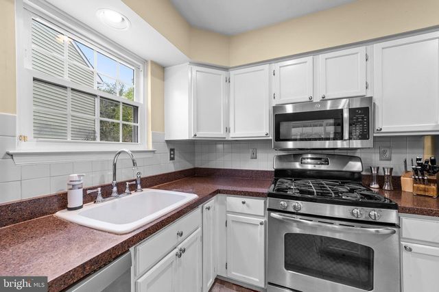4252 MILADIES LN, Doylestown, PA 18902