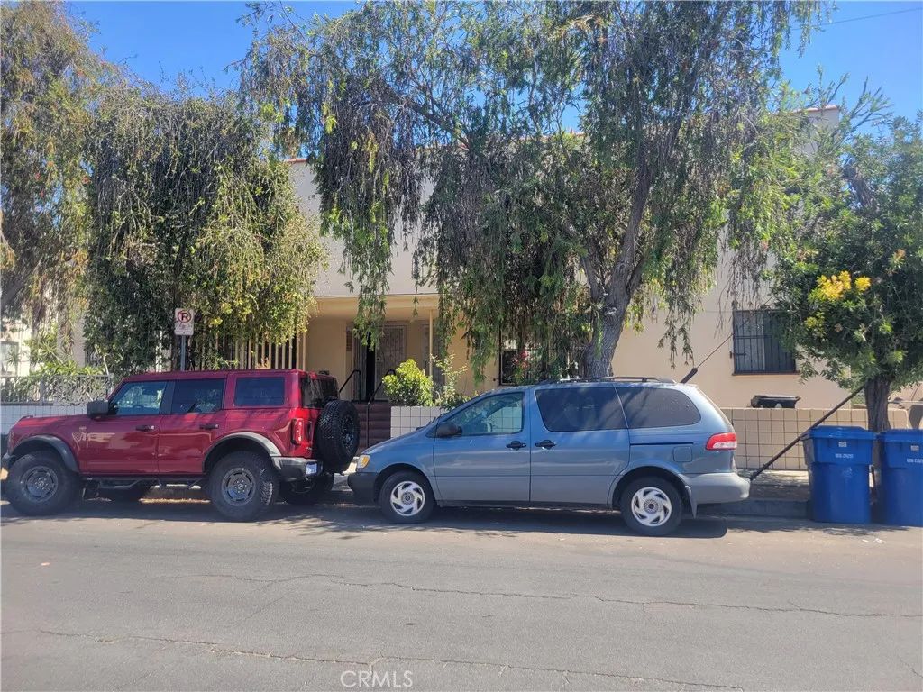 2930 W 11th Street, Los Angeles, CA 90006