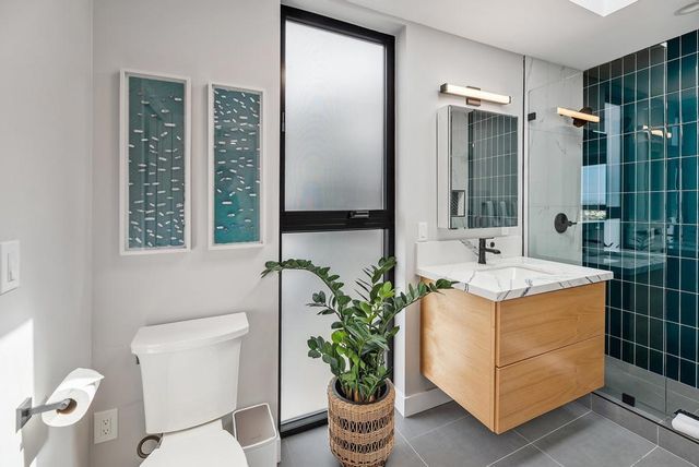 5830 Desert View Dr, La Jolla, CA 92037