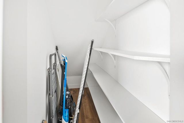 5830 Desert View Dr, La Jolla, CA 92037