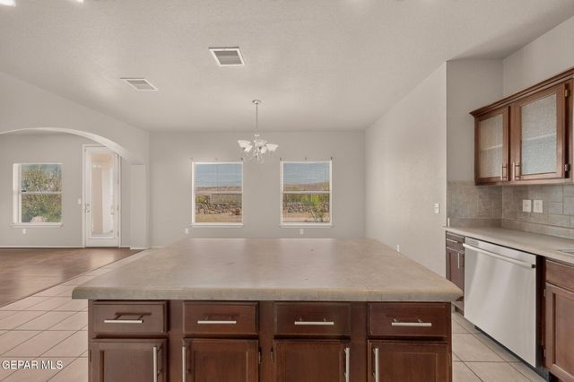 6633 CABANA DEL SOL Drive, El Paso, TX 79911