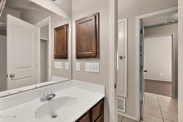 6633 CABANA DEL SOL Drive, El Paso, TX 79911