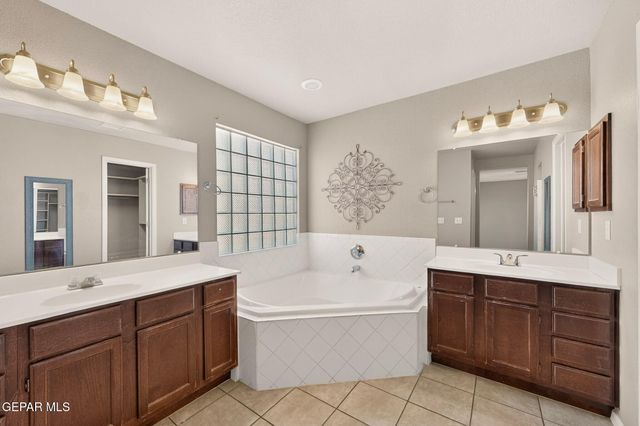 6633 CABANA DEL SOL Drive, El Paso, TX 79911