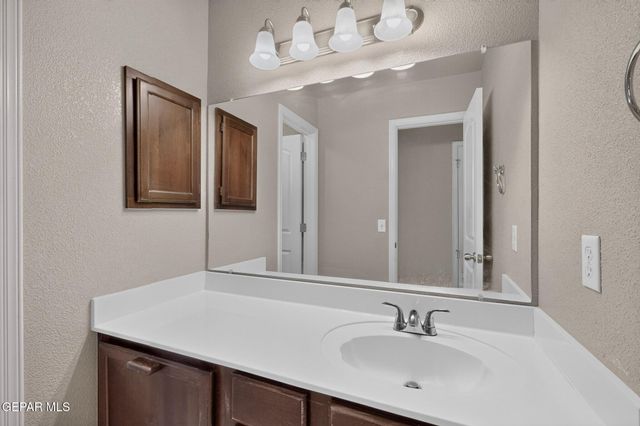 6633 CABANA DEL SOL Drive, El Paso, TX 79911
